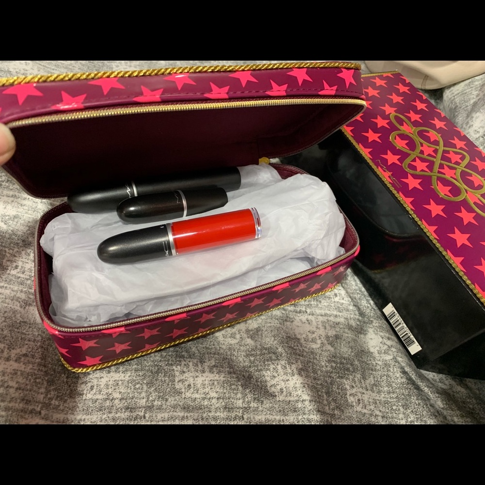 ALL NEW MAC MAKEUP BAG